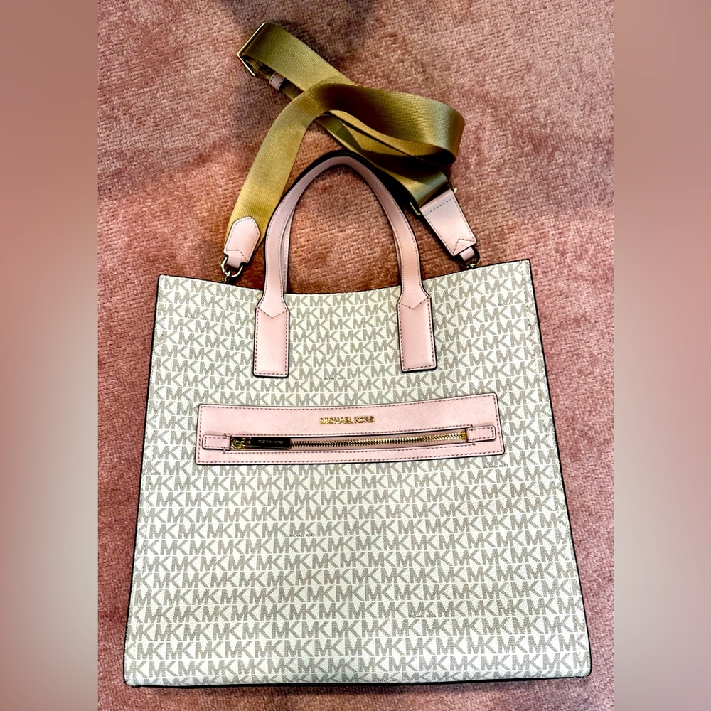 Michael Kors Kenly Large Tote 👜 – Powder Blush Multi (Pink & White) 🌸🤍